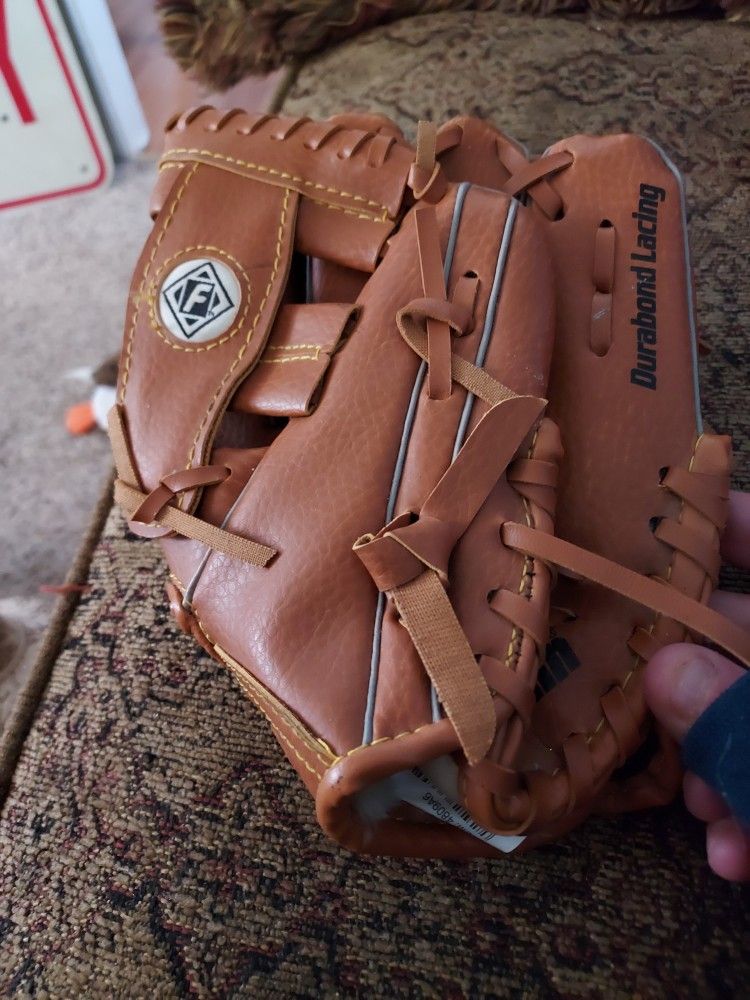 Kids FRANKLIN BASEBALL GLOVE LIKE NEW MAKE OFFER