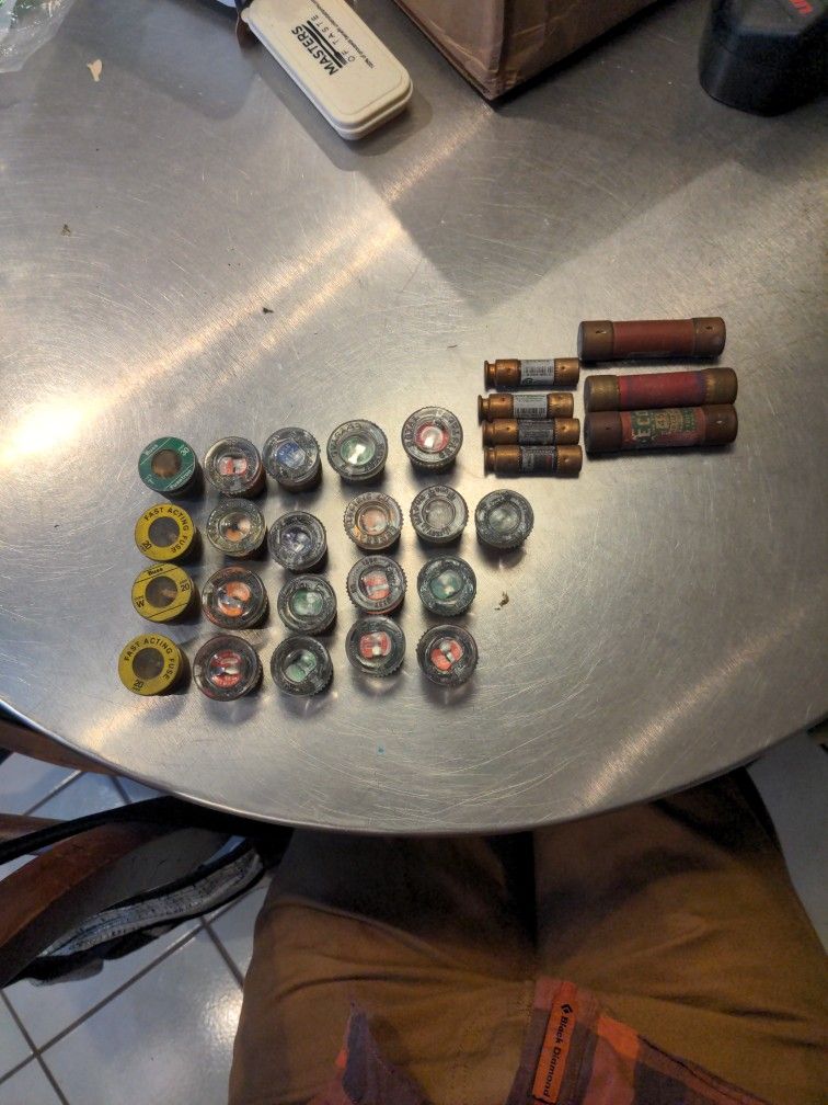 Variety Of fuses - Glass Plug And Cylinder Style Buss Eagle Royal