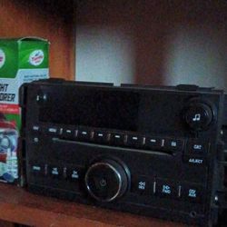 GM Factory Radio Excellent Condition 