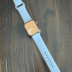 Apple Watch 7 45MM Gold Stainless Steel 