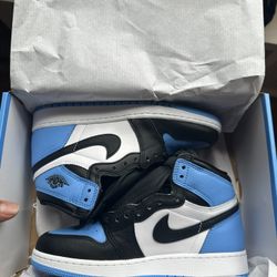 Air Jordan 1 High UNC SIZE 5Y