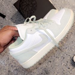 Jordan 1 LOW (9.5)