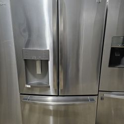 French Door Refrigerator GE 