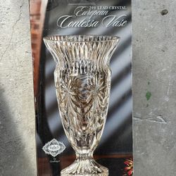 European Contessa Vase 24% lead crystal NEW