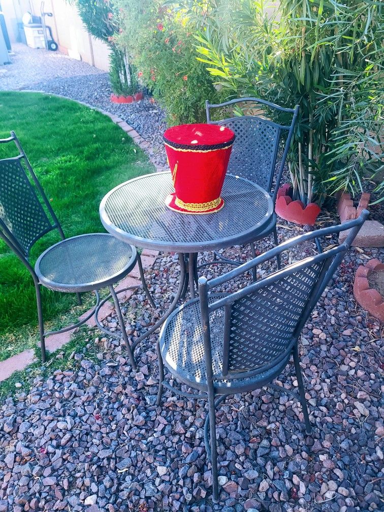 Small Metal Bistro Set 