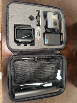 GO PRO HERO 5 WITH ACCESSORIES