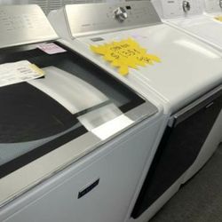 , Maytag & Whirlpool XL Washer And Dryer Set