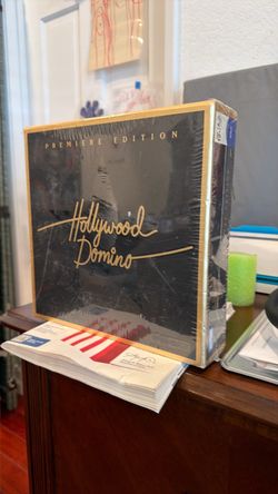 Parker bros HOLLYWOOD DOMINO Premiere edition game