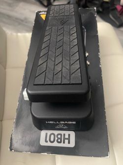 Behringer Hellbabe HB01 Wah Pedal