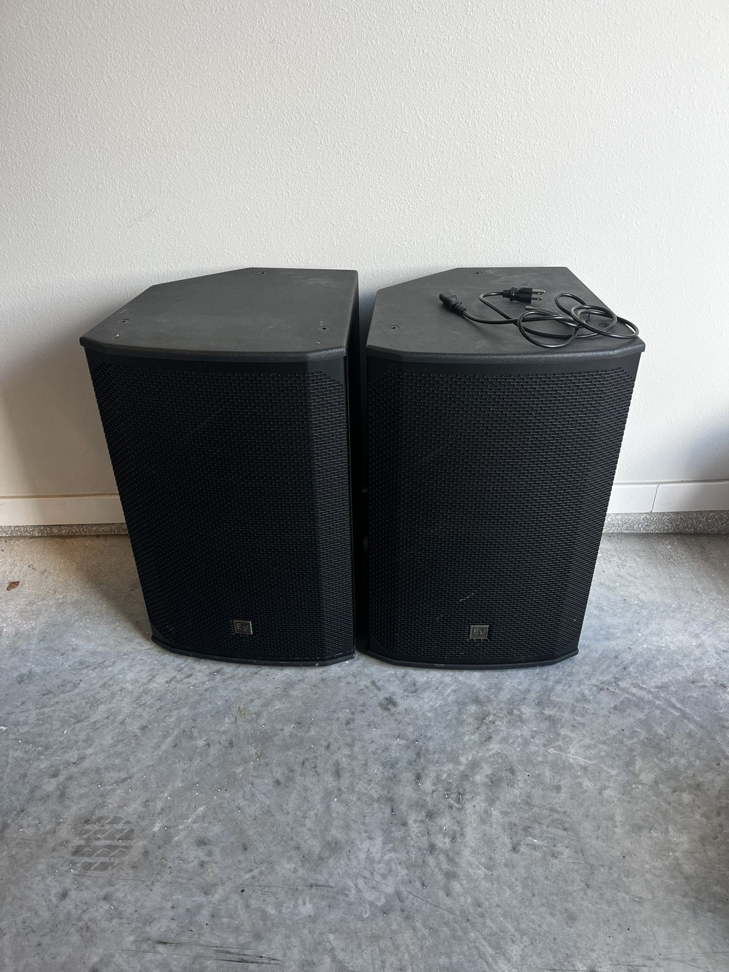 EV Speakers EKX-15P
