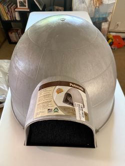 NEW-Petmate Kitty Kat Igloo Insulated Pet Shelter