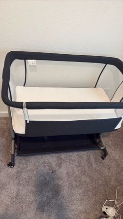 Cowiewie baby bedside bassinet