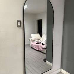 Mirror Like New 71x32 $99