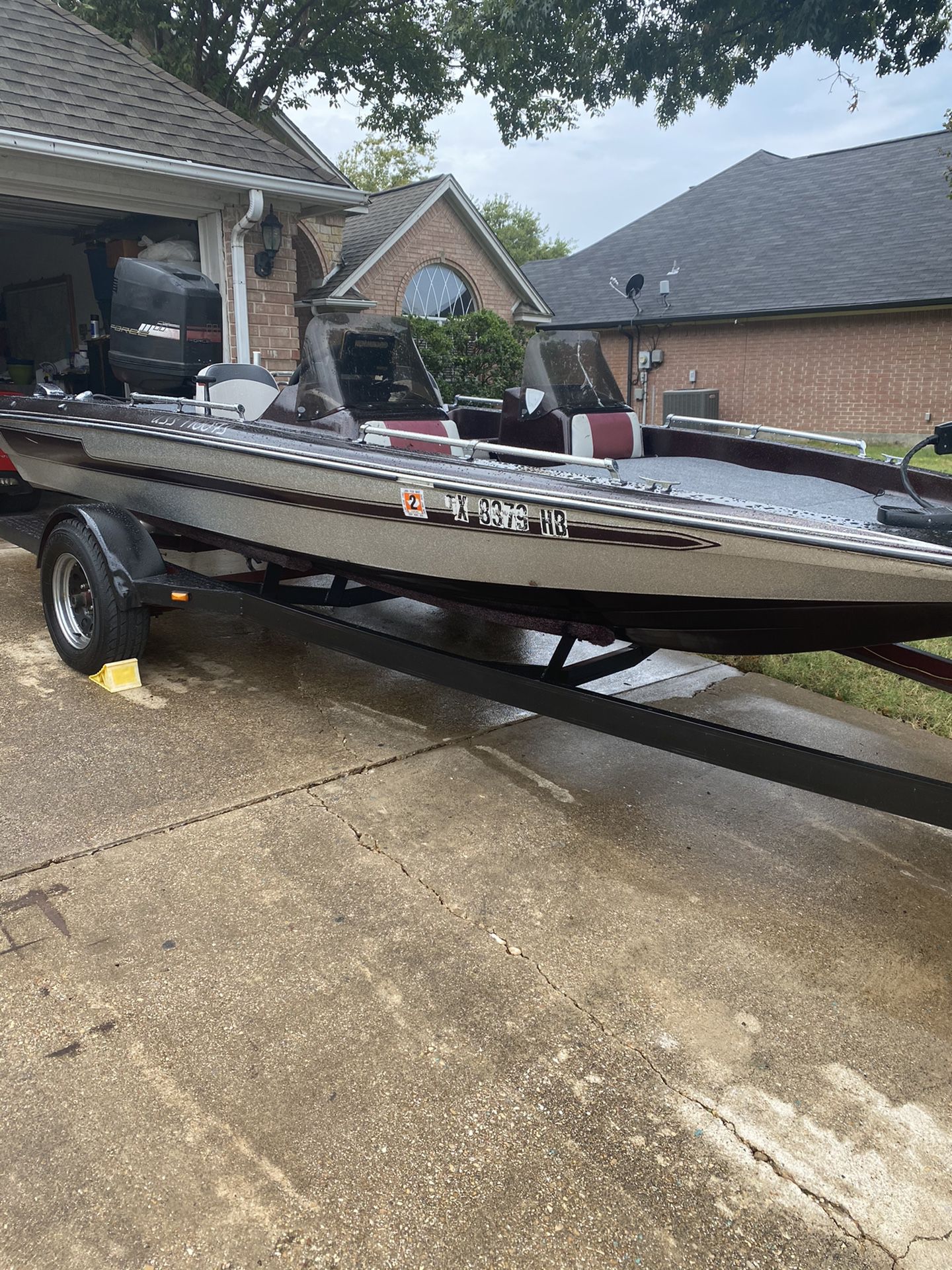 17’ 1993 fishing boat with a150 Mercury/ Force rMotor runs great a few issues on gages