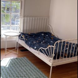 Kids extendable bed 