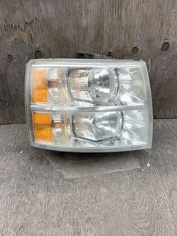 chevy silverado 1500 right headlight 2007 2008 2009 2010 2011 2012 2013