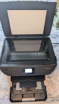 Lightly used printer/scanner. HP ENVY Photo 6222