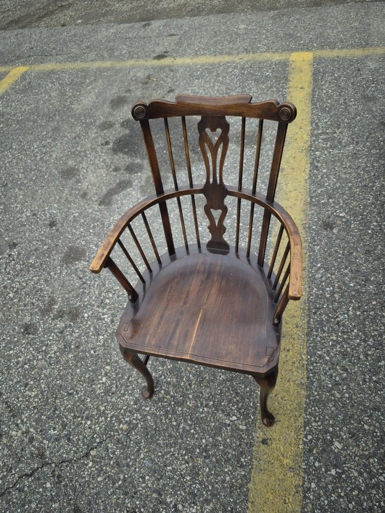 19th Century Amish Vintage Windsor Arm Chair
