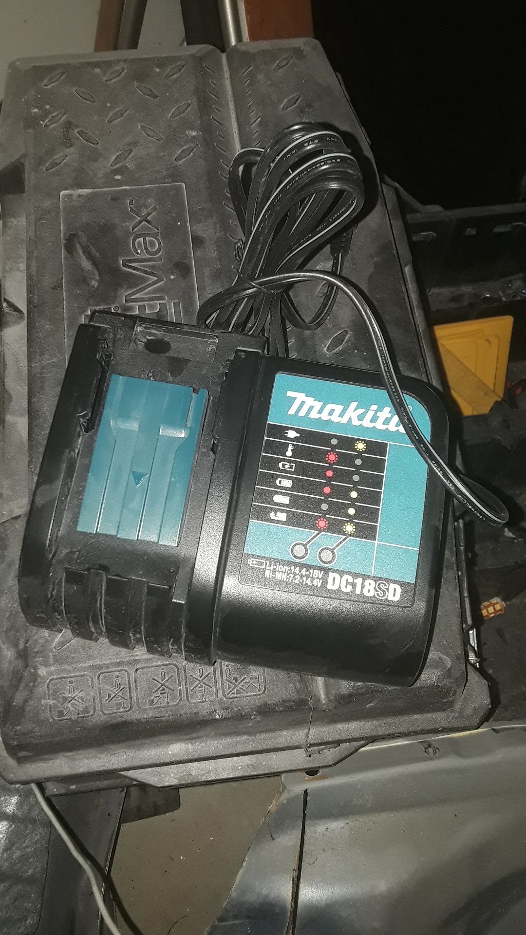 Makita changer