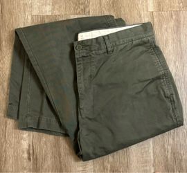 👖 GAP Khakis Relaxed Fit Pants / Casual Slacks, Size: 35 W, 32 L (new)