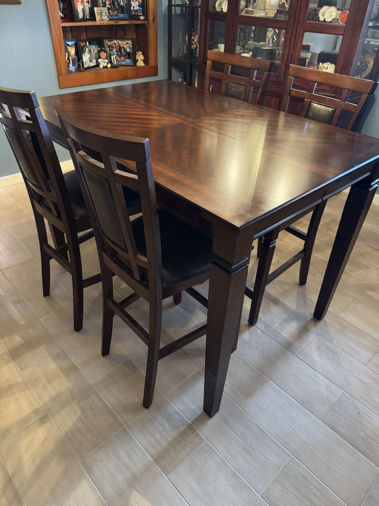 High Top Dining room Table/4chairs