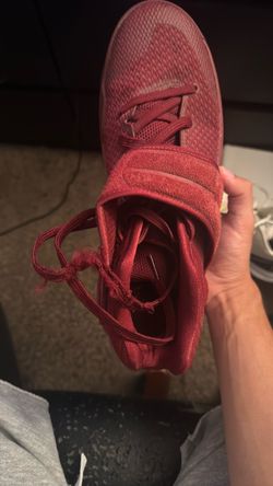 Kyrie 2 Red Velvet