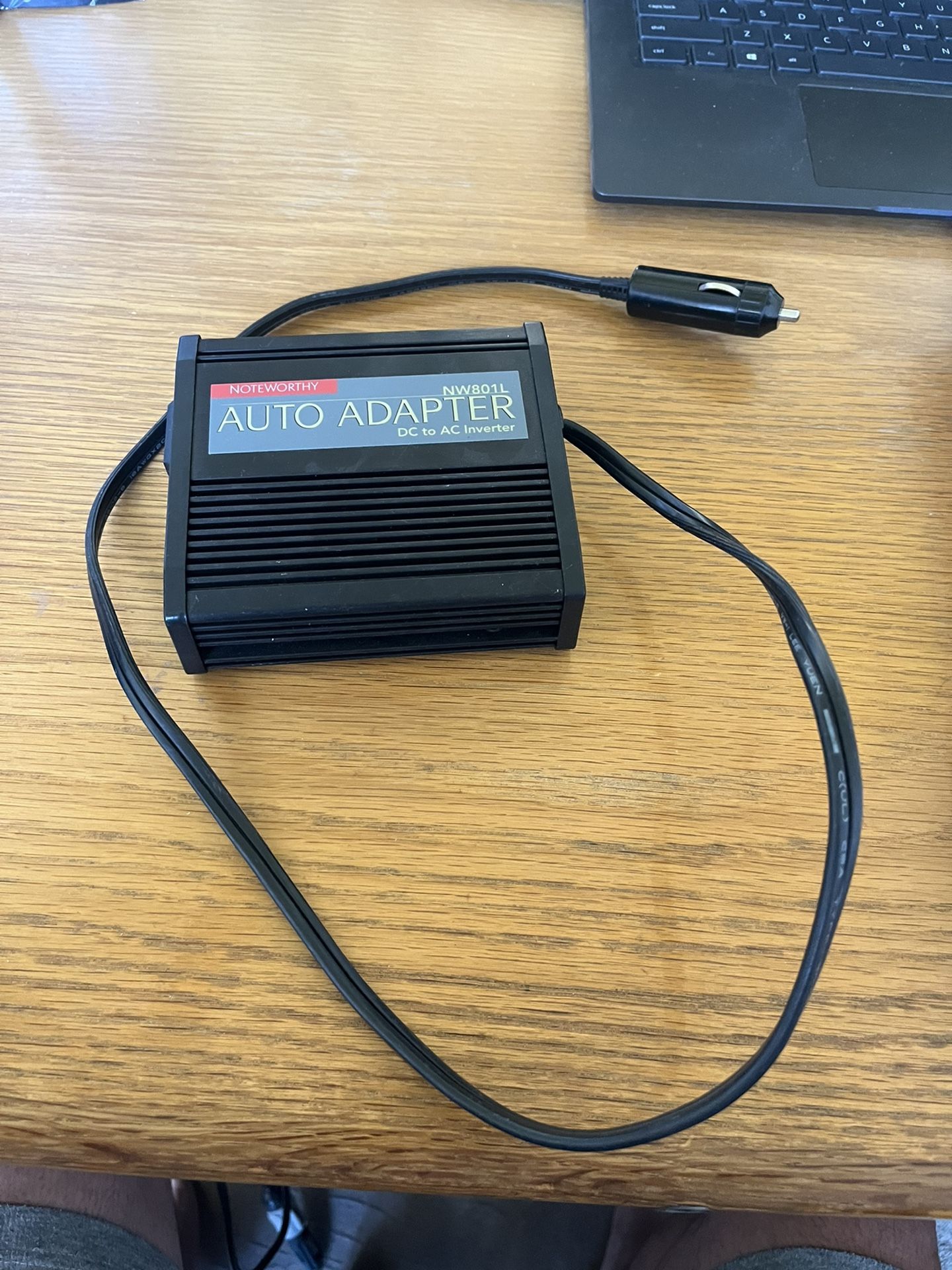 Noteworthy Auto Adapter DC to AC 100w Inverter