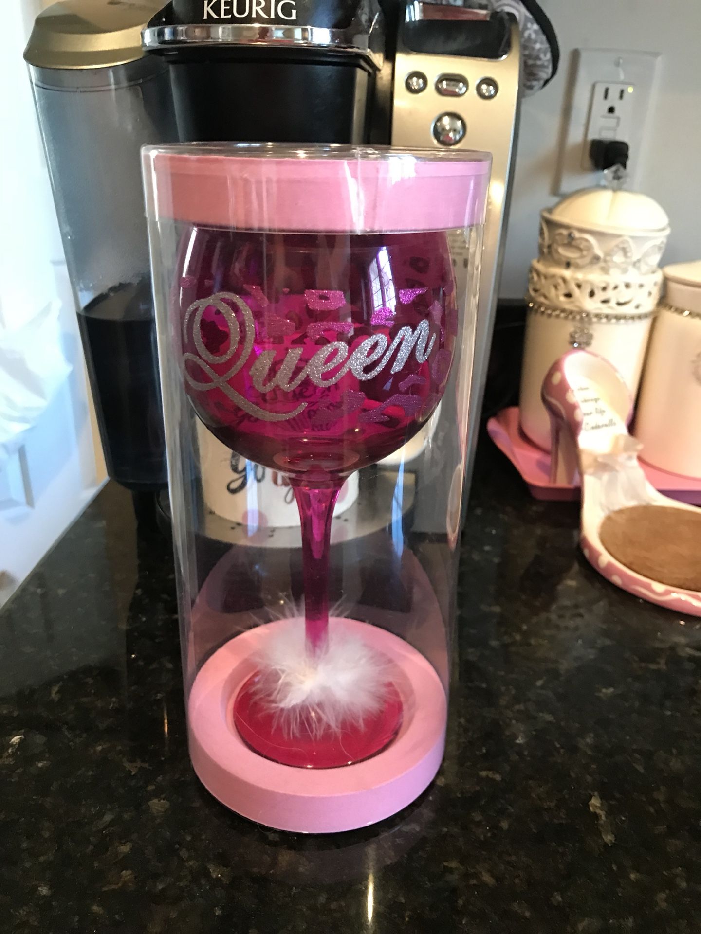 Gorgeous! In Hot Pink “Queen” Collectors Wine or Water Glass Goblet