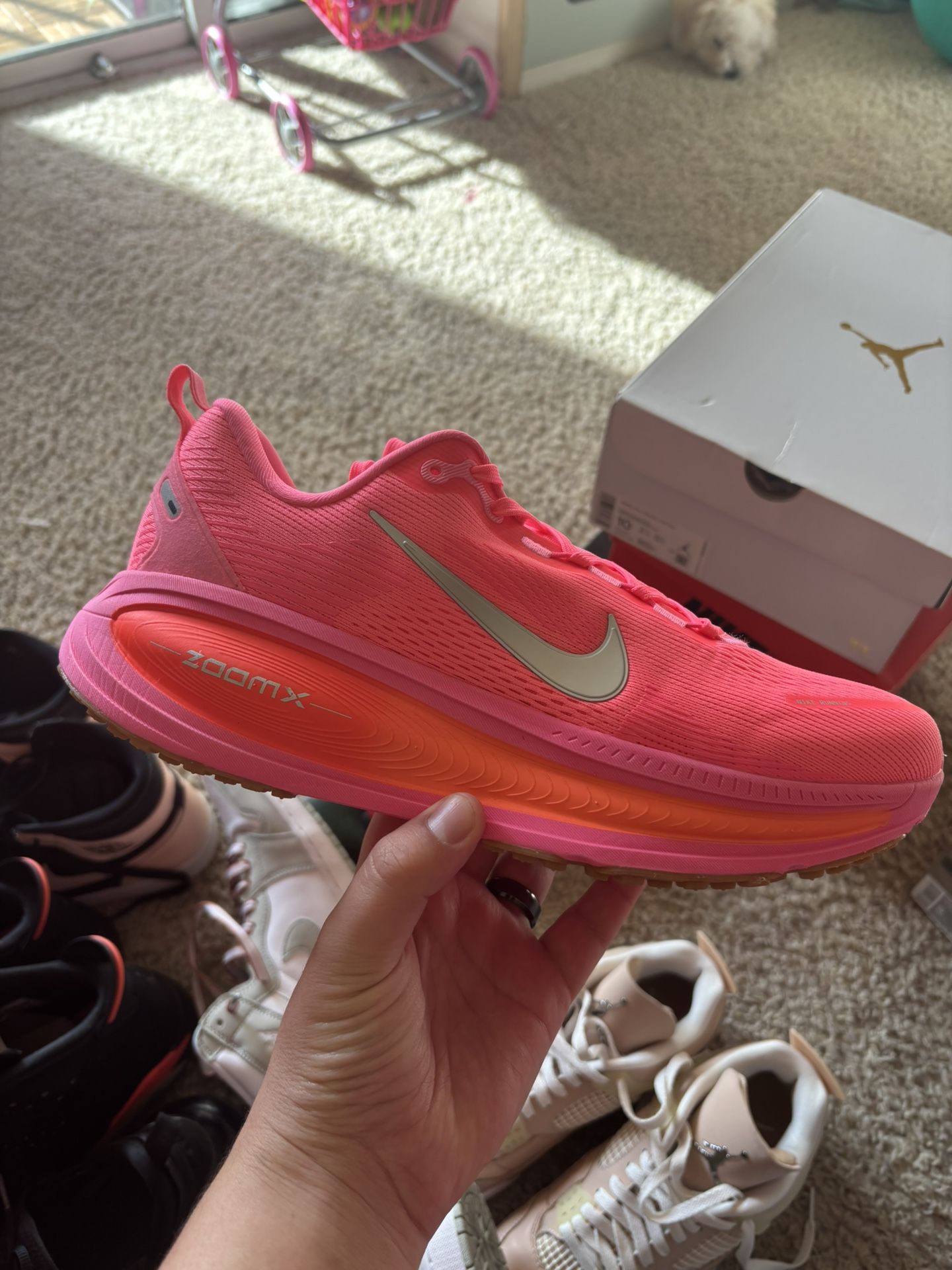 Nike Vomero 18 Solar Red