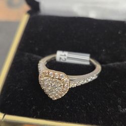 14kt Diamond Heart Cluster Ring