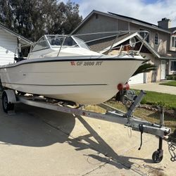 Trophy 1802 Walk Around