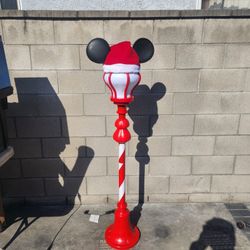 Mickey Mouse Illuminated Lamp By Disney Magical Holiday