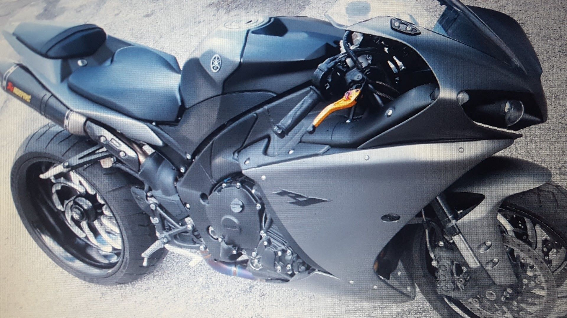 black2008 Yamaha r1