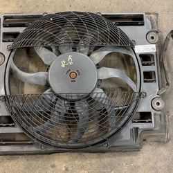 A/C CONDENSOR COOLING FAN 1997-98 BMW E39 540i 528i