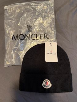 Black moncler beanie