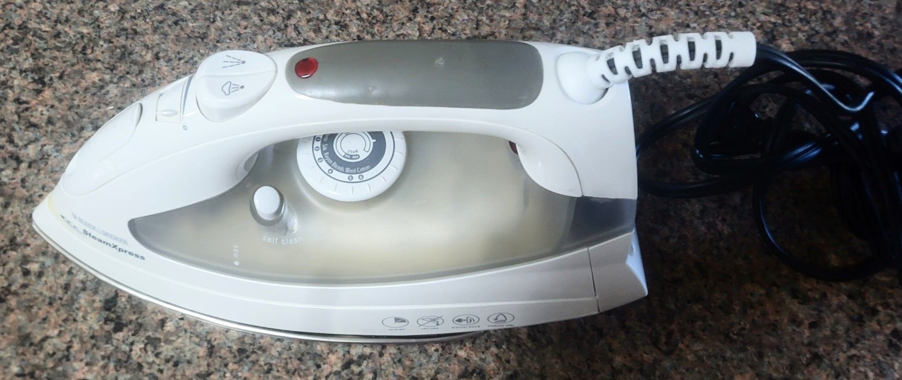 Black &decker Steam Iron 