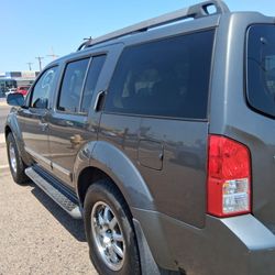 Nissan PATHFINDER 