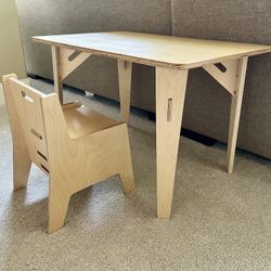 Sprout Kids Montessori Desk & Adjustable Chair Set