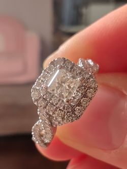 Vera Wang Love Collection 1 CT. T.W. Princess-Cut Diamond Engagement Ring