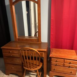 Desk/night Stand/mirror/chair