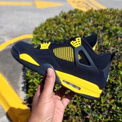 Jordan Retro 4 Thunder Siz 13