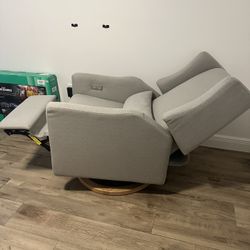 Electric recliner- Great Condition 