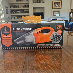 Torelli Portable Auto Vacuum With Accessory Set New