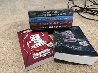 Books / hunger games / five survive