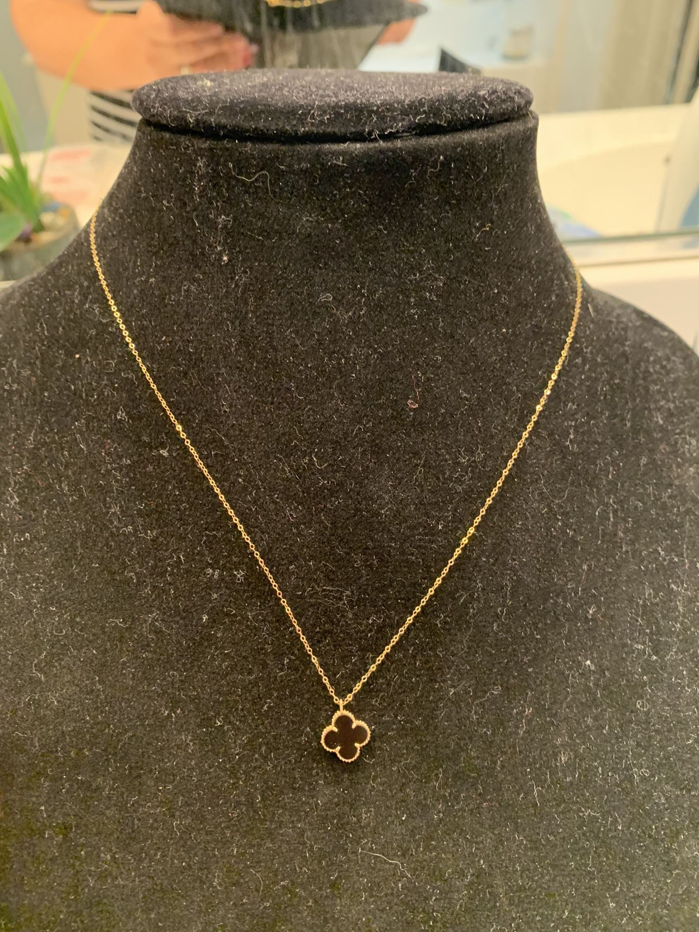 18k Real Saudi Gold Set Necklace & VCA pendant Brand New