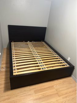 IKEA Malm Queen Bed Frame / Drawers