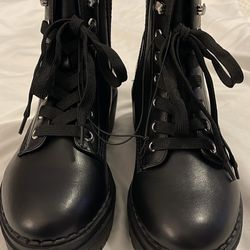 Black Boots Size 7 M Brand New!  Black