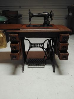 Vintage Singer Sewing Machine