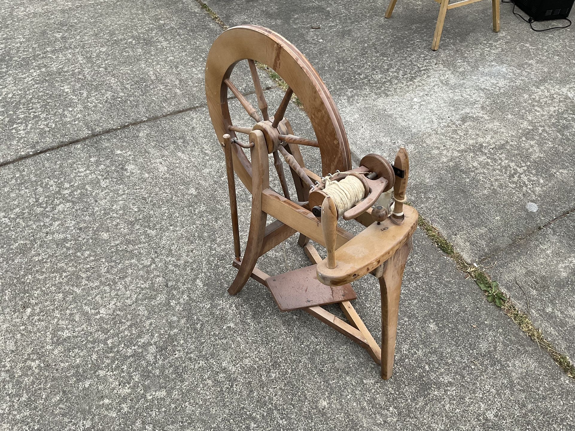 Spinning wheel Antique