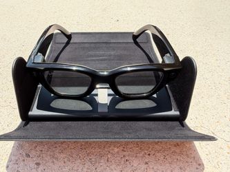 Meta Ray-Ban Display AI-powered glasses and Meta Neural Band.